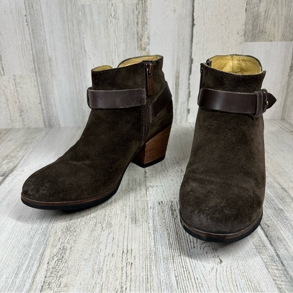 Bussola Reikia Vik Dark Brown Suede Ankle Boots in Ebony #154 - Picture 4 of 13